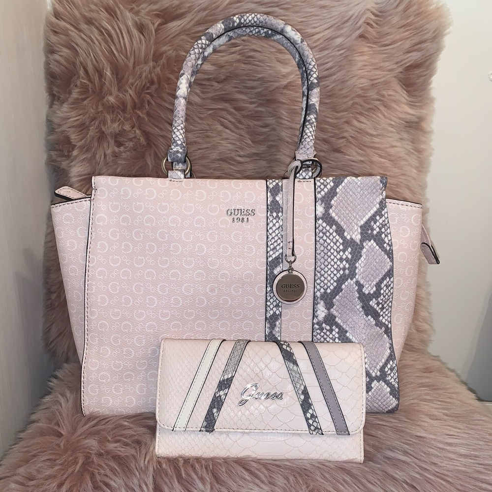 Guess Purse & wallet